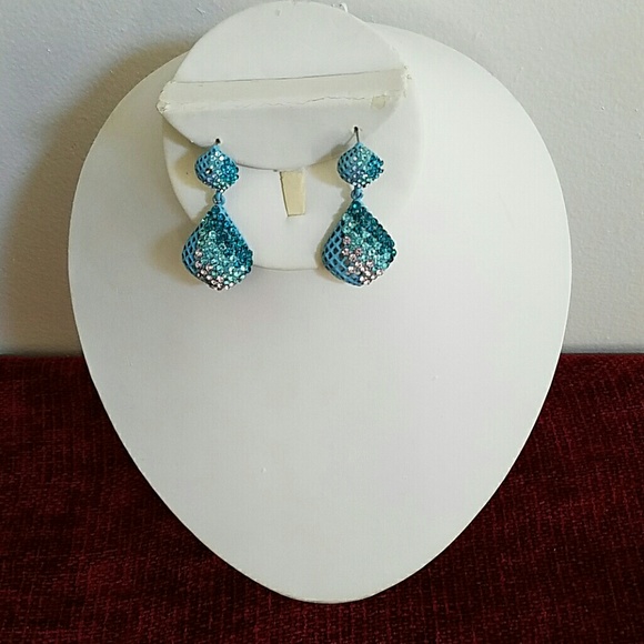 EARRINGS - Picture 1 of 3